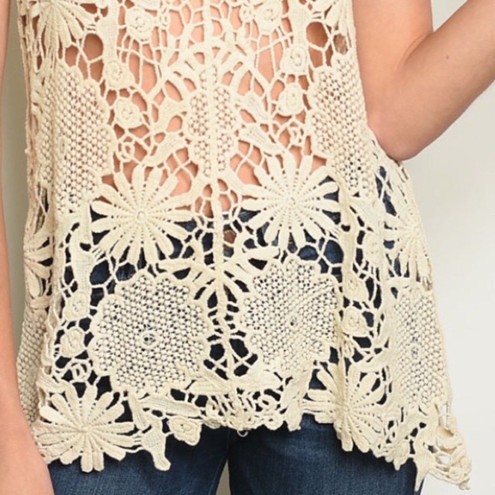 NATURAL CREAM COLOR CROCHET DESIGN TOP - Picture 3 of 8
